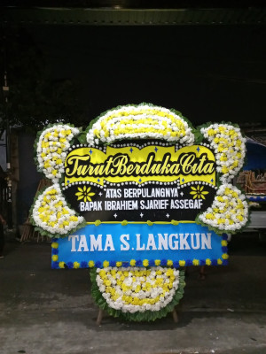 Papan Bunga Duka di Wangurer Utara